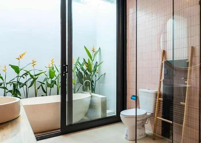 Tropical Chic W Rooftop & Pool In Villa Seminyak